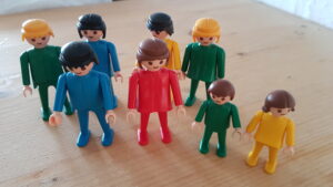Playmobilfiguren in verschiedenen Farben